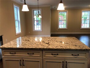 168 Central Ave in Metuchen, NJ - Building Photo - Building Photo