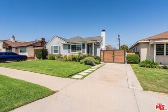 7353 W 82nd St in Los Angeles, CA - Building Photo - Building Photo