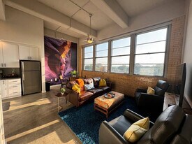 1100 Richmond Hwy in Richmond, VA - Building Photo