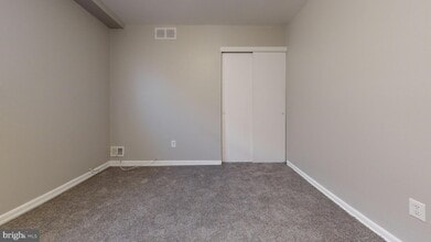 2037 Beyer Ave, Unit 1ST FLOOR in Philadelphia, PA - Building Photo - Building Photo