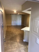 8343 Lake Dr in Miami, FL - Building Photo - Building Photo
