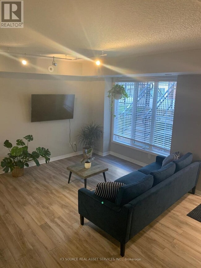 property at 5 Everson Dr