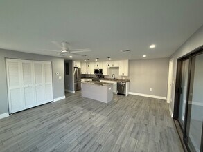 144 San Salvador St in Naples, FL - Building Photo - Building Photo