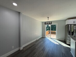 305 Rollingwood Rd in Jamestown, NC - Building Photo - Building Photo