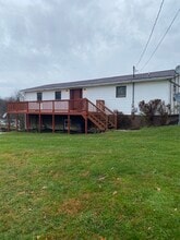 215 Canfield St in Star City, WV - Foto de edificio - Building Photo