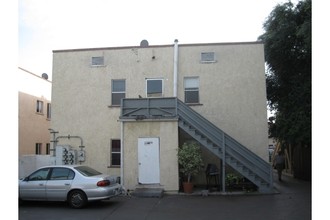 546 W 15th St in San Pedro, CA - Building Photo - Building Photo