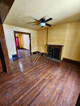 195 1/2 E Broadway St in Toledo, OH - Building Photo - Building Photo