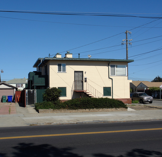 2383 Rheem Ave in Richmond, CA - Building Photo - Building Photo