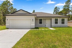 6926 N Elkcam Blvd in Citrus Springs, FL - Building Photo
