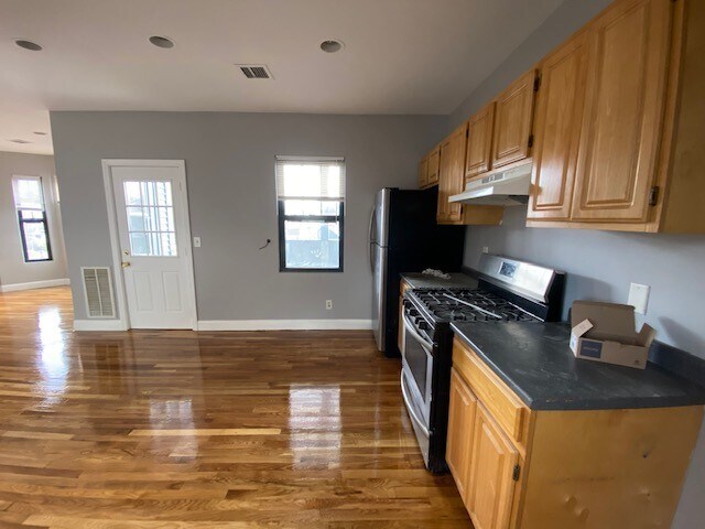 573 Dorchester Ave, Unit 2 in Boston, MA - Building Photo