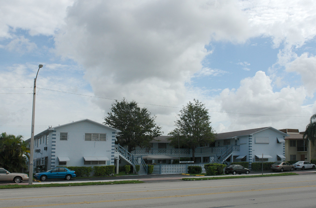 5401-5407 Hollywood Blvd in Hollywood, FL - Foto de edificio