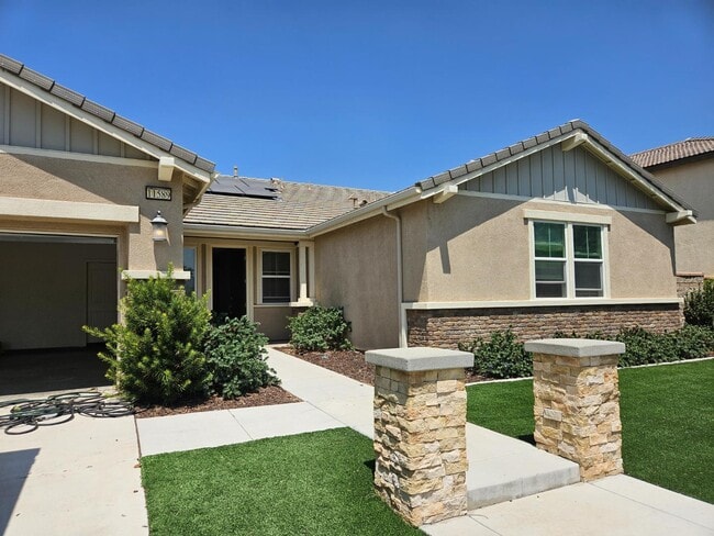 11589 Weir Wy in Jurupa Valley, CA - Building Photo - Building Photo
