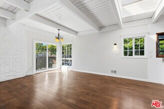 3900 Pacific Ave in Los Angeles, CA - Building Photo - Building Photo