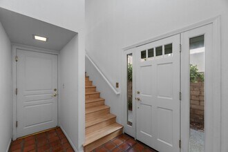 516 Rosecrans Ave in Manhattan Beach, CA - Building Photo - Building Photo