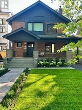 35 Munro Park Ave in Toronto, ON - Building Photo - Building Photo