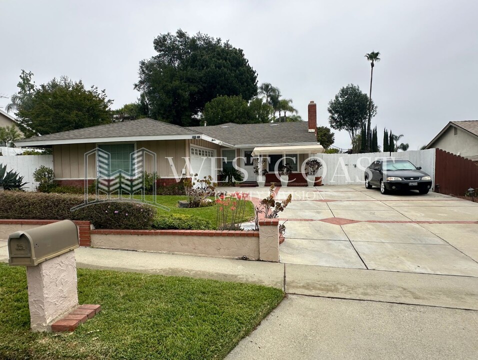15335 Rolling Ridge Dr in Chino Hills, CA - Building Photo