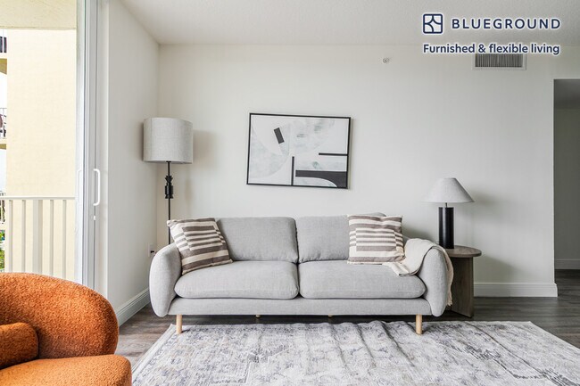 987 SW 37th Ave in Miami, FL - Building Photo - Building Photo