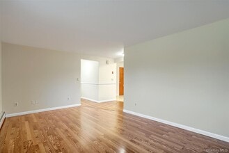 160 Union Corners Rd in Warwick, NY - Building Photo - Building Photo