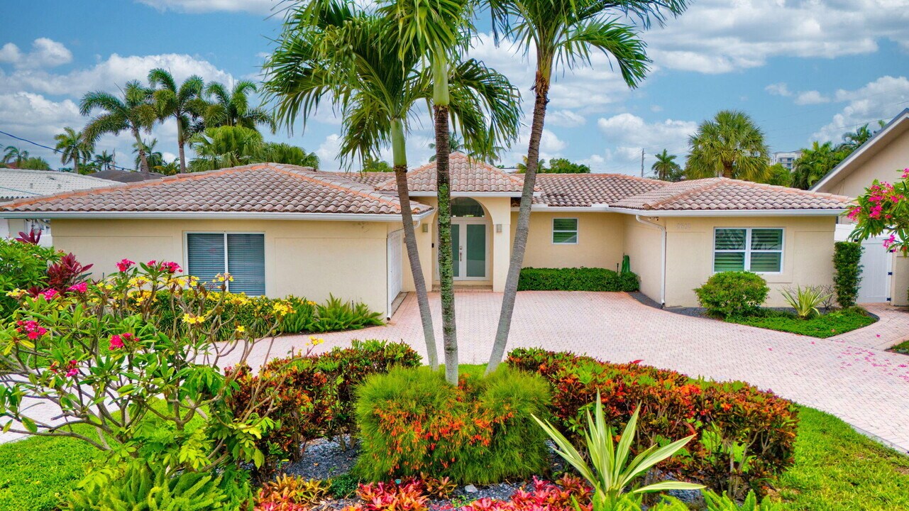 2612 NE 5th St in Pompano Beach, FL - Foto de edificio