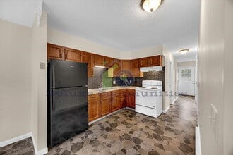 404 Russell St in Middleville, MI - Building Photo - Building Photo