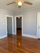110 Capital St, Unit 2 in Pawtucket, RI - Foto de edificio - Building Photo