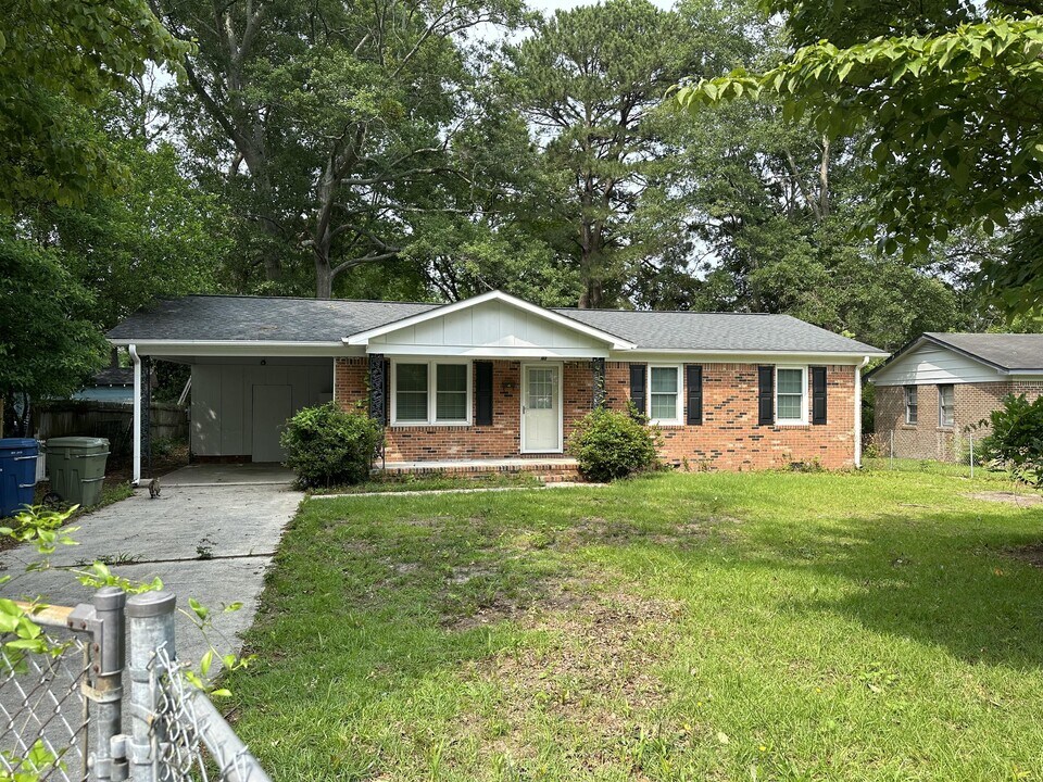 102 Fort Dr in Washington, NC - Building Photo
