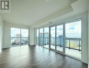 15 Watergarden Dr in Mississauga, ON - Building Photo - Building Photo