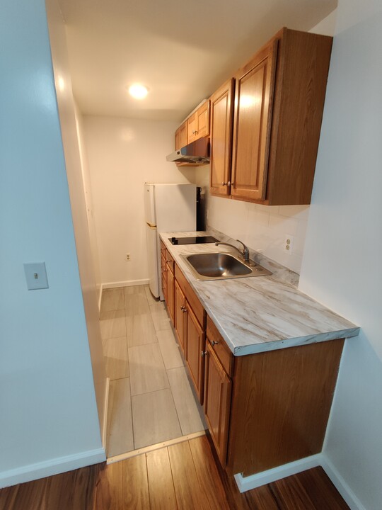 834 Christian St, Unit 2R in Philadelphia, PA - Building Photo