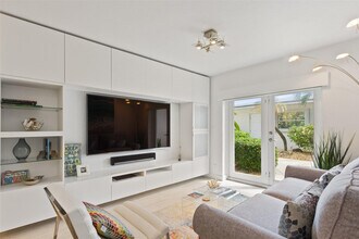 800 Briny Ave in Pompano Beach, FL - Building Photo - Building Photo