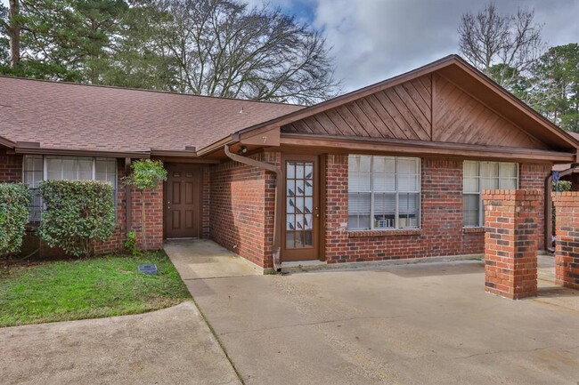 property at 2904 Old Houston Rd