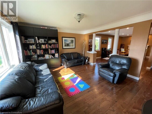 9 Seven Oaks Dr in Hamilton, ON - Building Photo - Building Photo