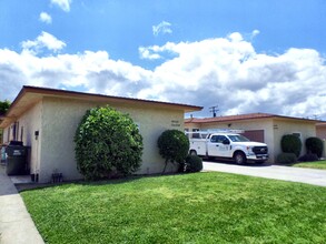 10520 Myrtle St in Downey, CA - Building Photo - Building Photo