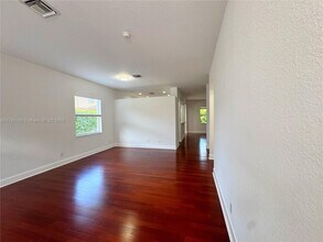 4451 Laurel Pl in Weston, FL - Building Photo - Building Photo