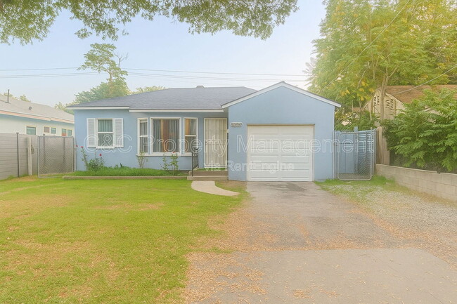 property at 3240 Del Vina St