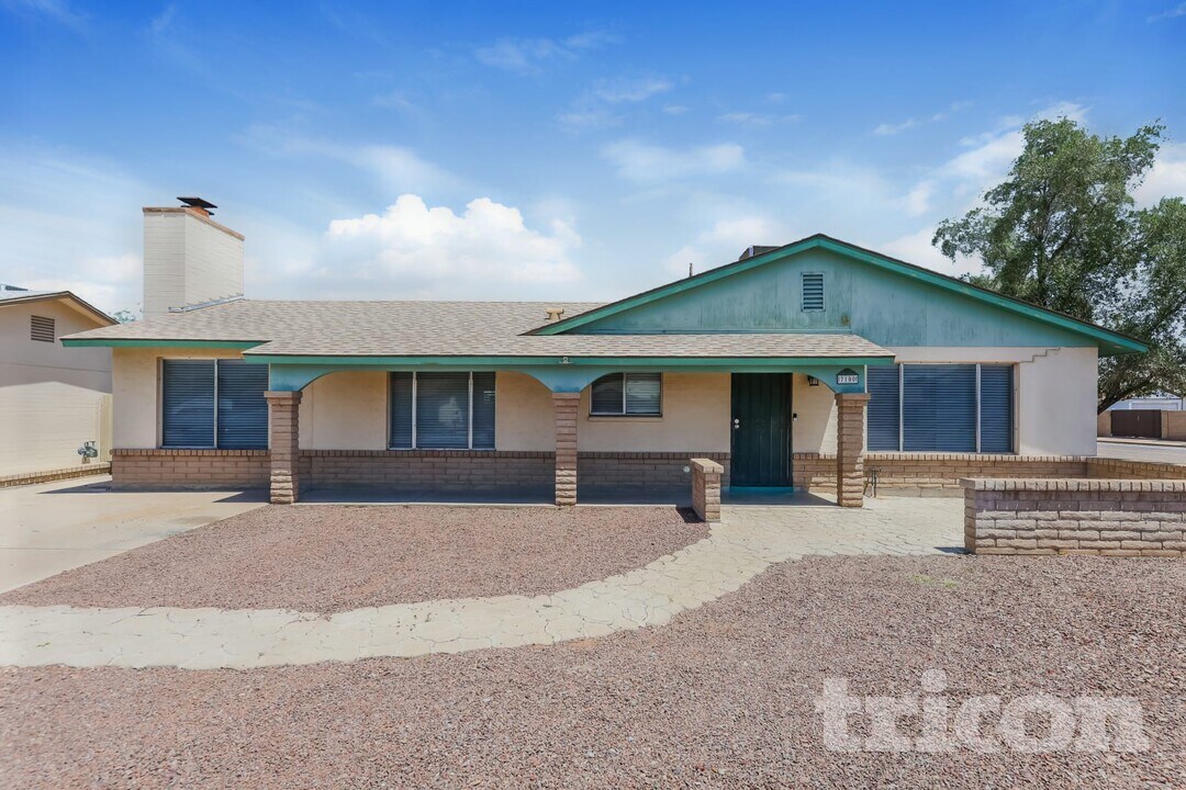 7100 W Cheryl Dr in Peoria, AZ - Foto de edificio