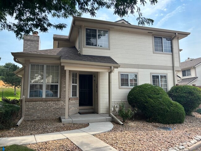2010 S Xenia Way