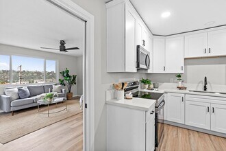 5922 Lauretta St in San Diego, CA - Building Photo - Building Photo