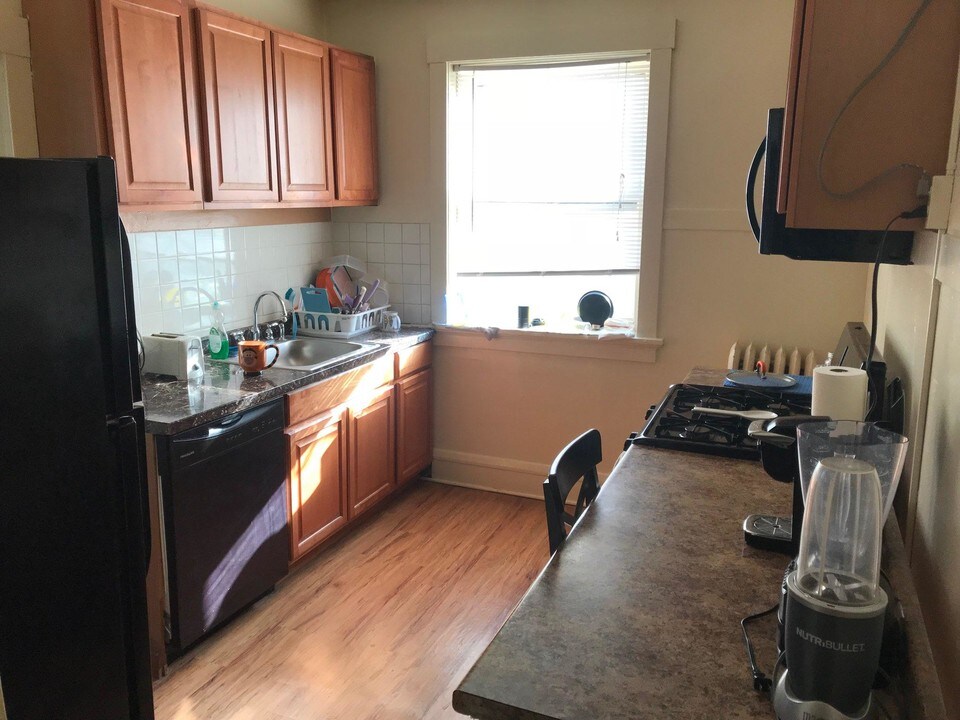 1019 Dempster Street in Evanston, IL - Building Photo