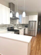 5532 N Broadway in Chicago, IL - Building Photo - Building Photo
