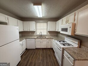 10375 Larrack Ct in Jonesboro, GA - Building Photo - Building Photo