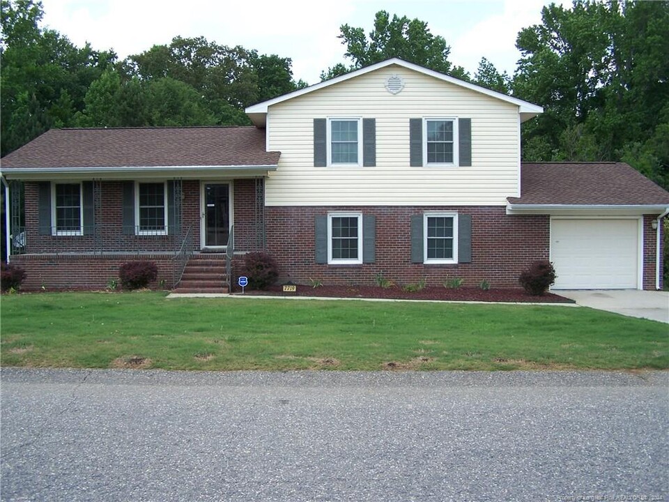 7719 Temperance Dr in Fayetteville, NC - Building Photo