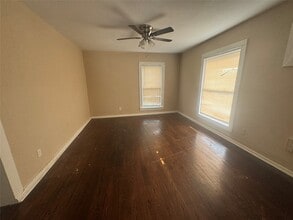 7018 Avenue F in Houston, TX - Foto de edificio - Building Photo