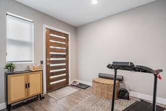 2856 Hazel Ct in Denver, CO - Building Photo - Building Photo