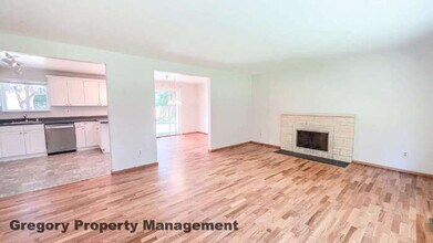 7621 220th St SW in Edmonds, WA - Building Photo - Building Photo