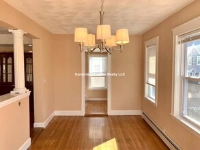 60 Linwood St, Unit 2 in Malden, MA - Foto de edificio - Building Photo
