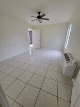 445 Caribbean Dr in Davenport, FL - Building Photo - Building Photo