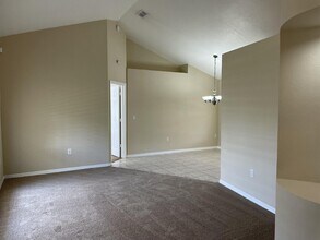 4821 Jeanette Ct in St. Cloud, FL - Building Photo - Building Photo