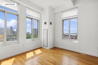 85 Adams St in Brooklyn, NY - Foto de edificio - Building Photo