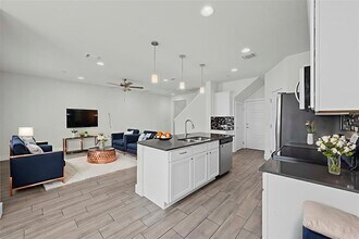 1810 Roseburg Dr in Austin, TX - Building Photo - Building Photo