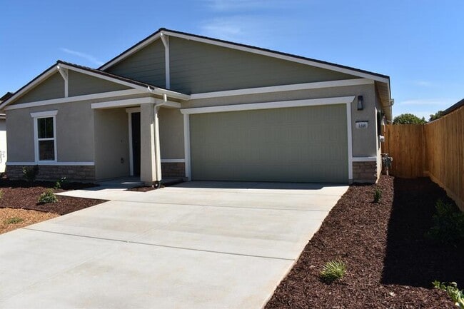 1318 Eagle Ridge Court in Merced, CA - Building Photo - Building Photo